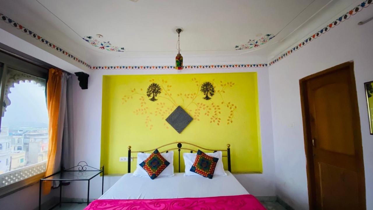 Kesar Palace Hotel Udaipur Exterior photo