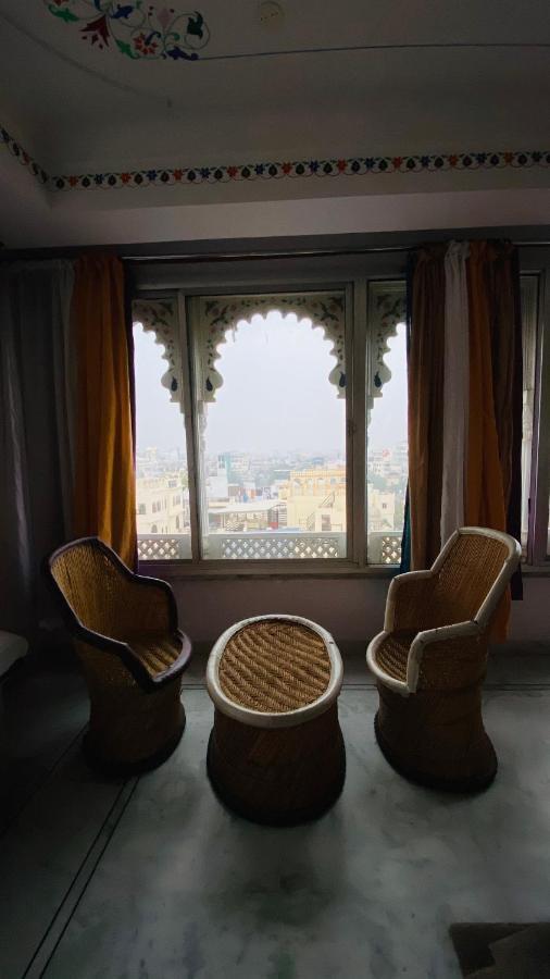 Kesar Palace Hotel Udaipur Exterior photo