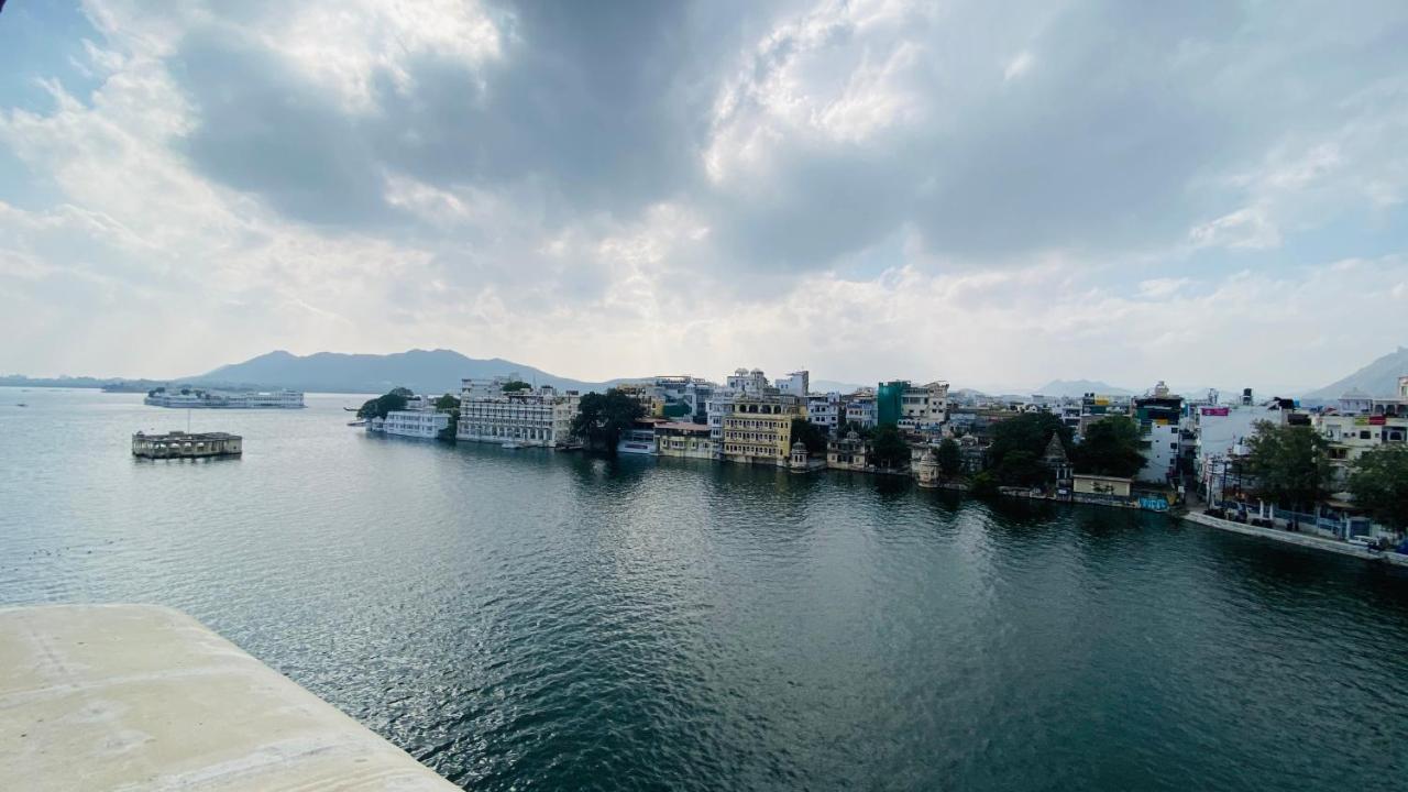 Kesar Palace Hotel Udaipur Exterior photo