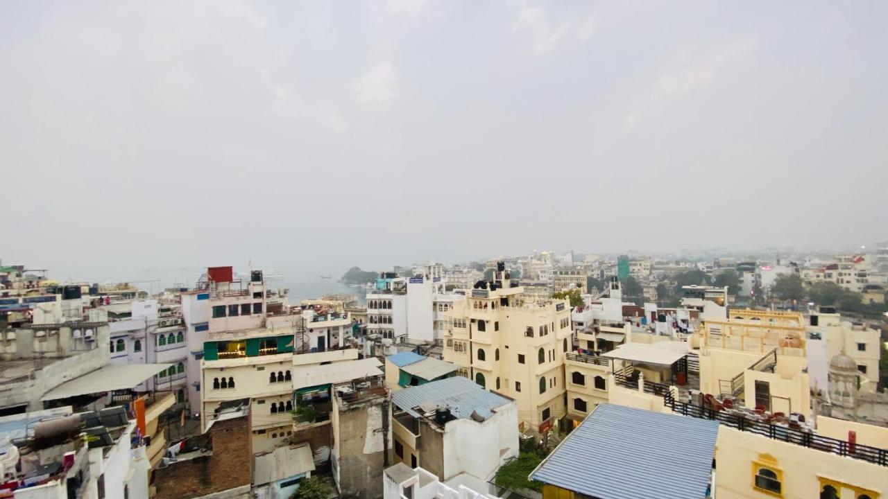Kesar Palace Hotel Udaipur Exterior photo