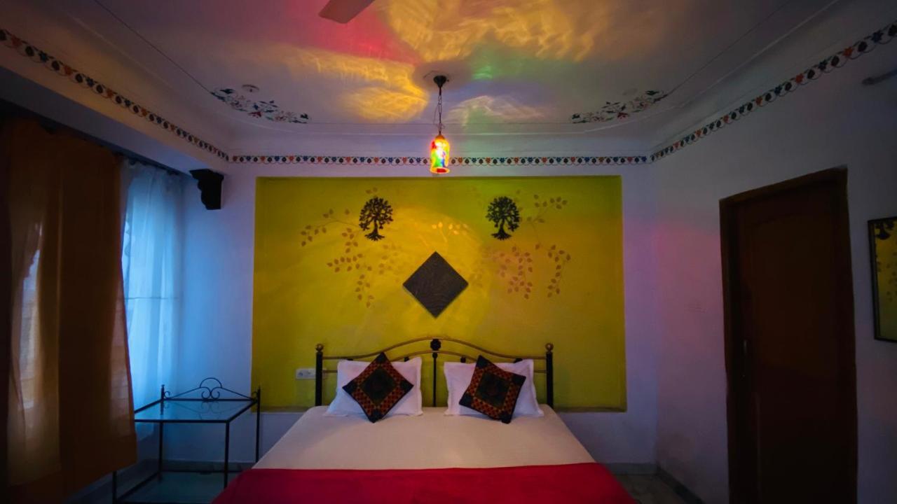 Kesar Palace Hotel Udaipur Exterior photo